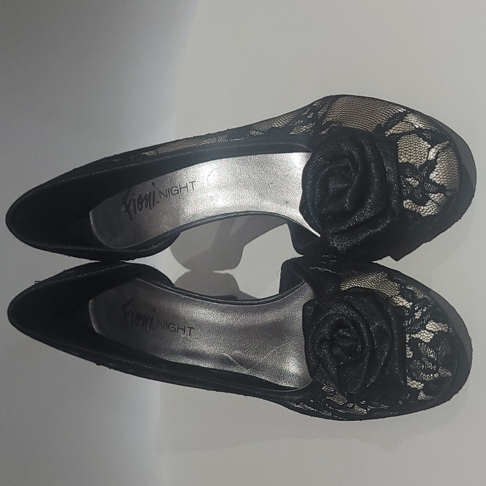 Black Lace High Heels size 8. 3.5" heel - Picture 7 of 8